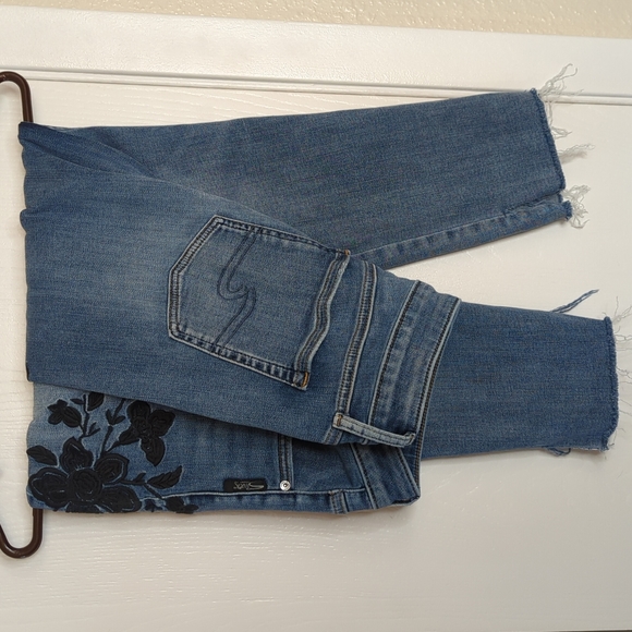 Silver Jeans Jeans Silver Girlfriend Jeans 28 Floral Embroidered